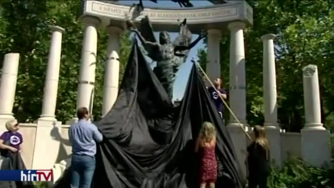 Új megszállási emlékművet akar a Párbeszéd