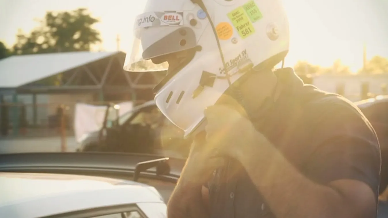 Vissza a Kakucsringre – Garázs