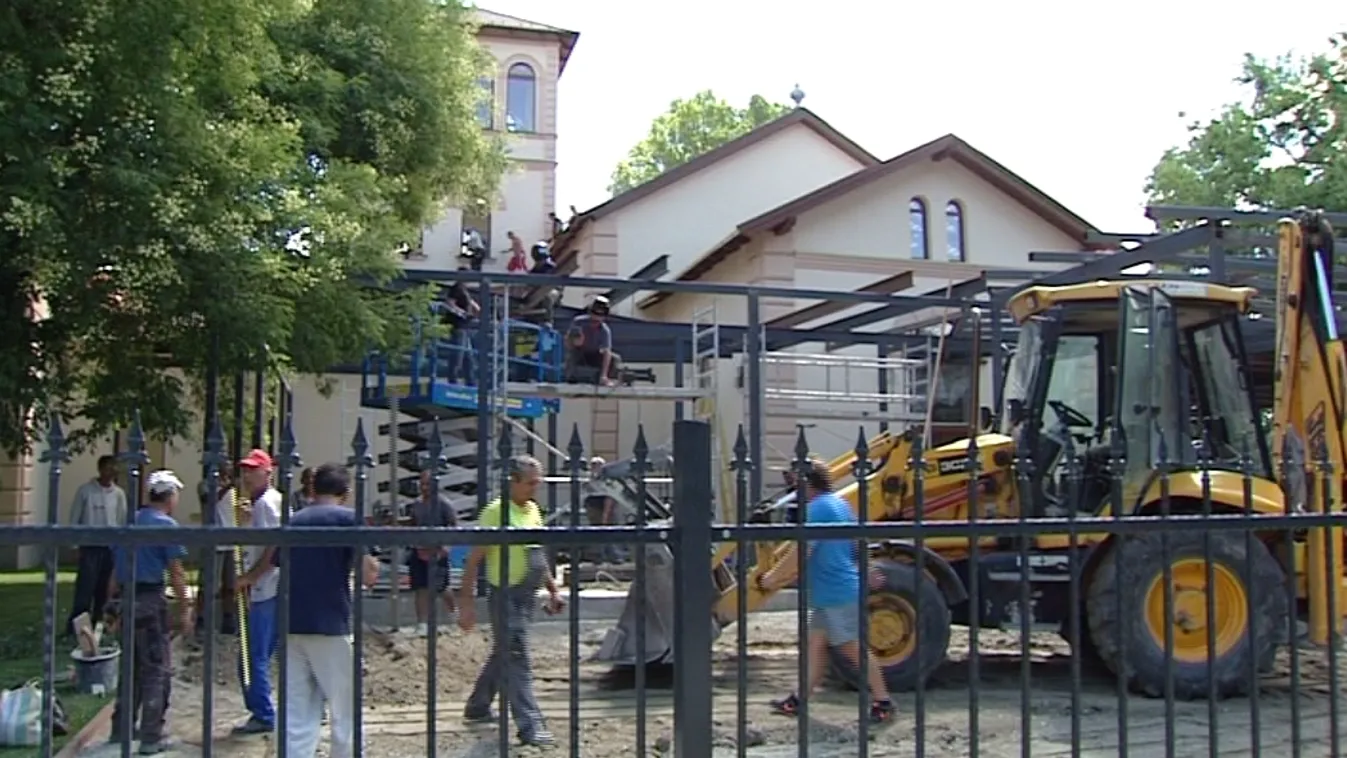 Vizes vb: kész csoda lenne, ha a megnyitóra elkészülne