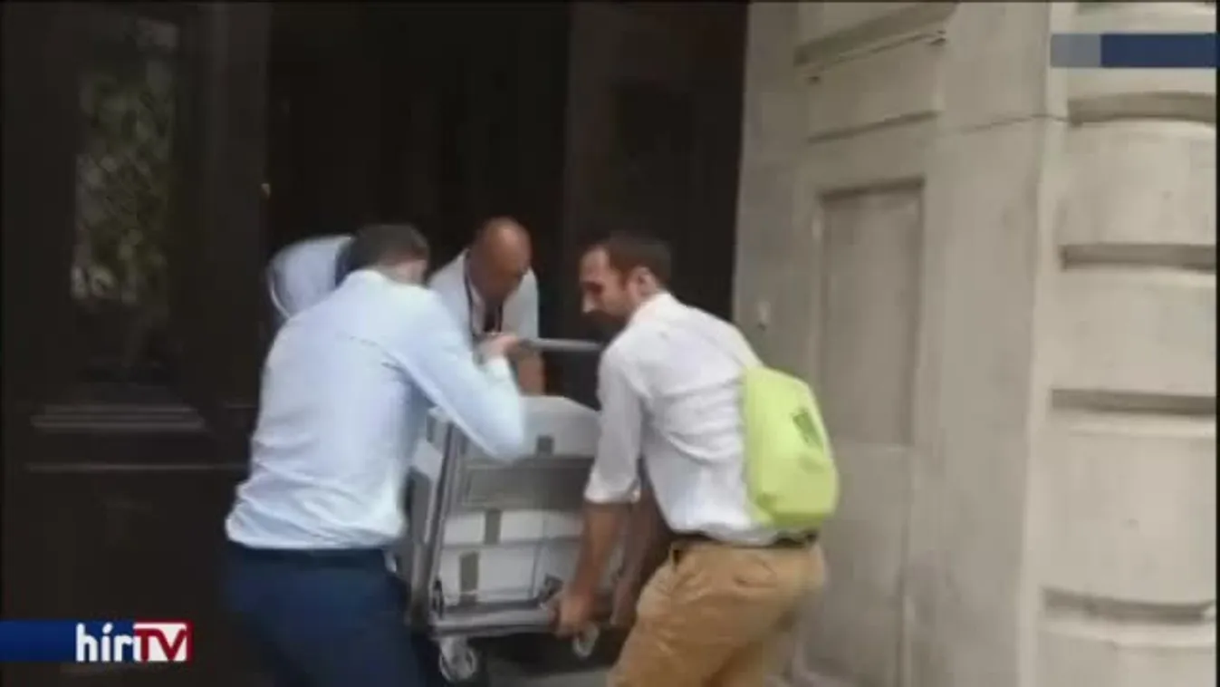 Szinte az összes ellenzéki párt kiáll a bérplafon mellett