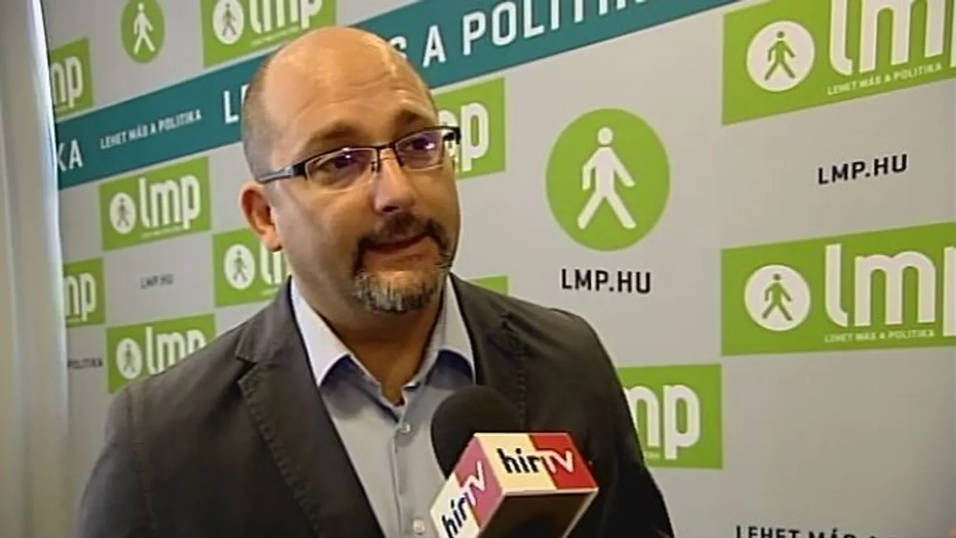 Rákapcsol az LMP, saját plakátkampányt indítanak