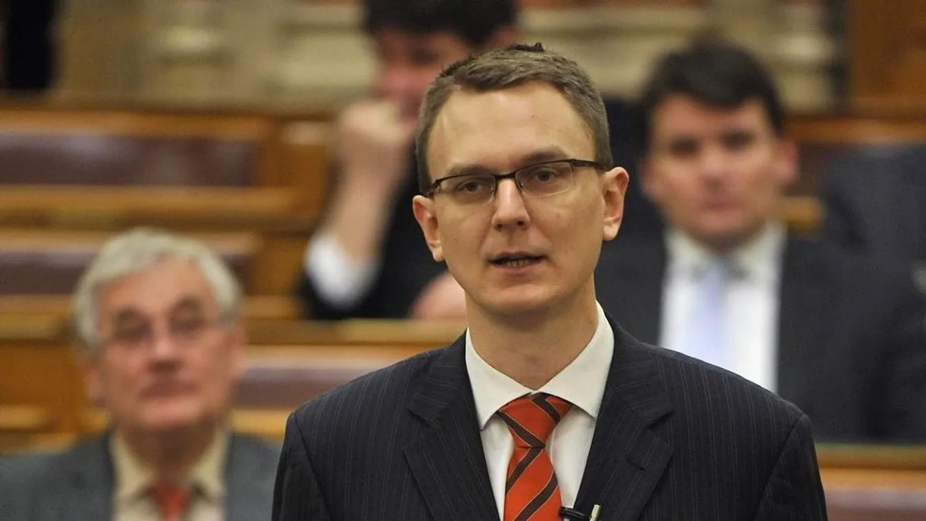 Rétvári: Nincs gyermekéhezés!