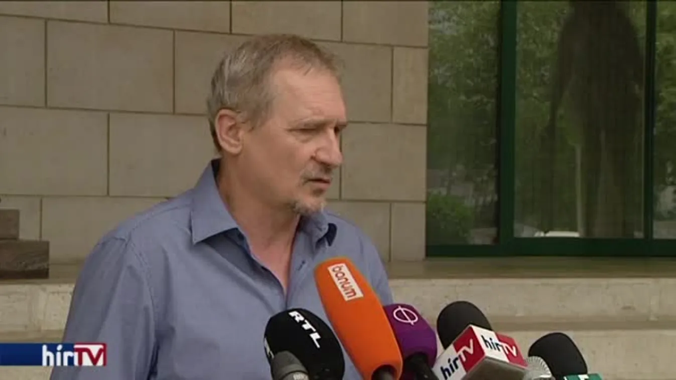 Magasabb bér a kék kártyás vendégmunkásoknak