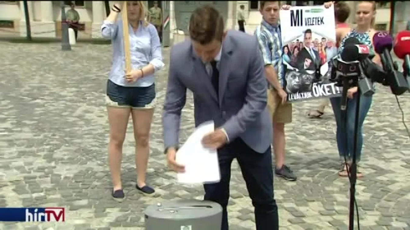 Újabb ütközet a plakátháborúban