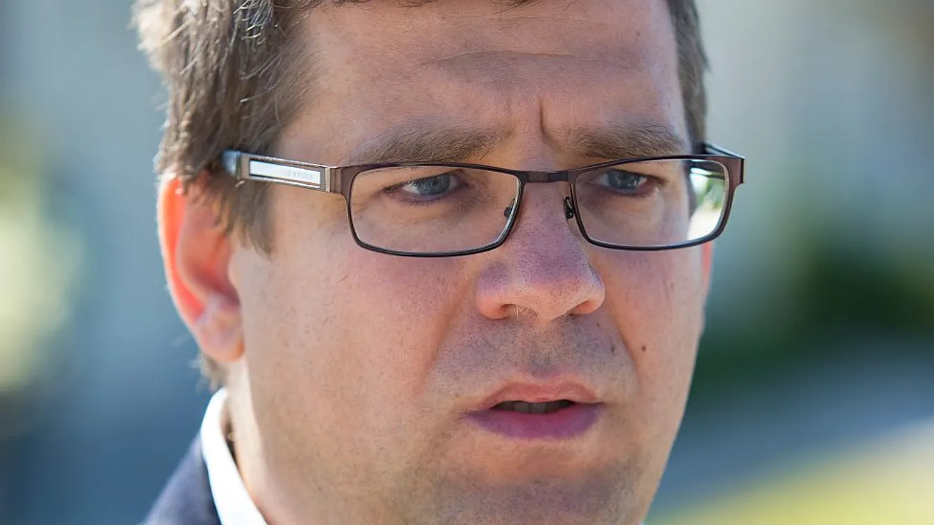 Seszták szerint minden rendben a vizes vb költségvetésével