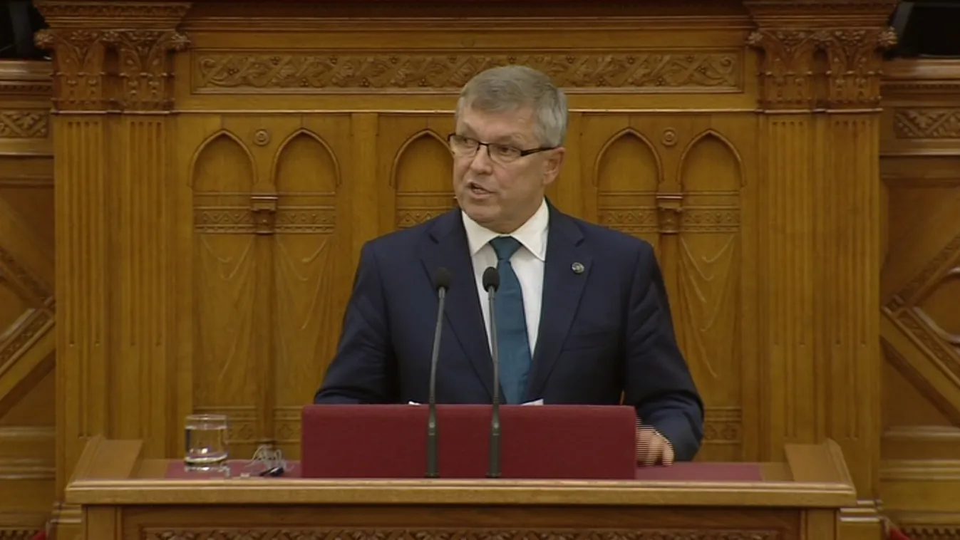 Tízmilliókért vizsgálják Matolcsy György vitatott programjait