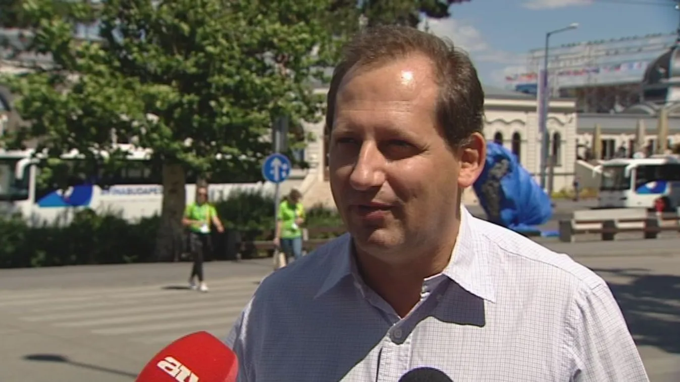 Párbeszéd: 170 milliárdot szórtak szét a haverok között