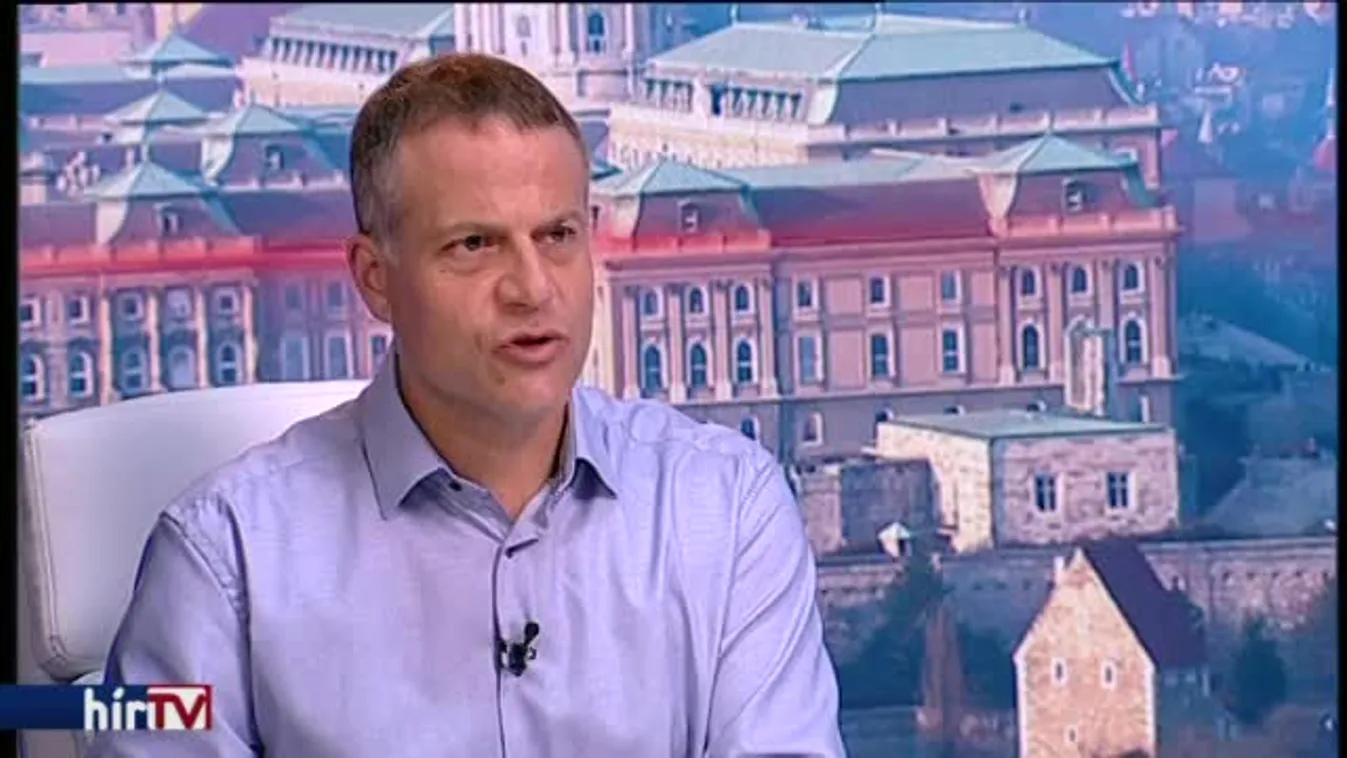 Juhász: Orbán saját puccsát készíti elő