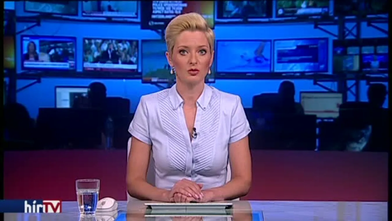 Itt az első „törvényes plakátkampány”