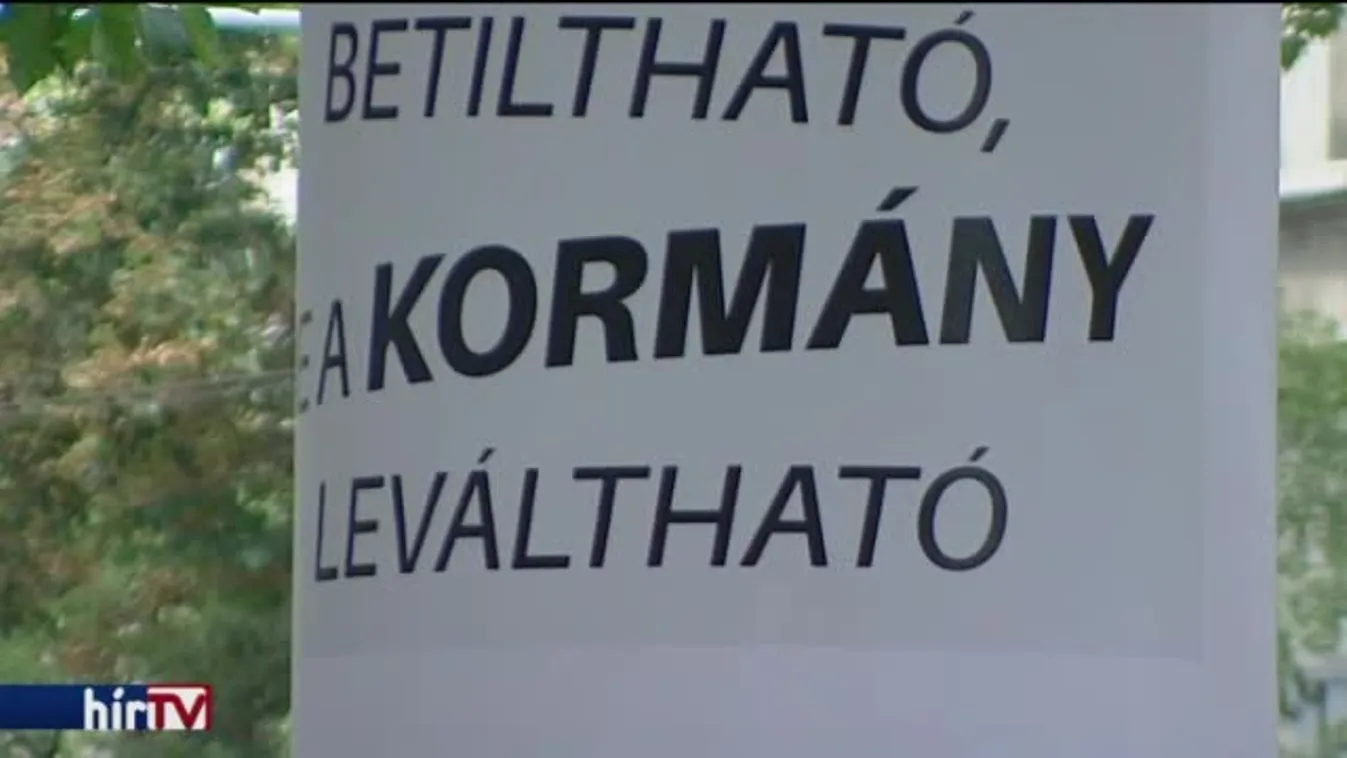 Srófolhat a plakáttörvényen a Fidesz