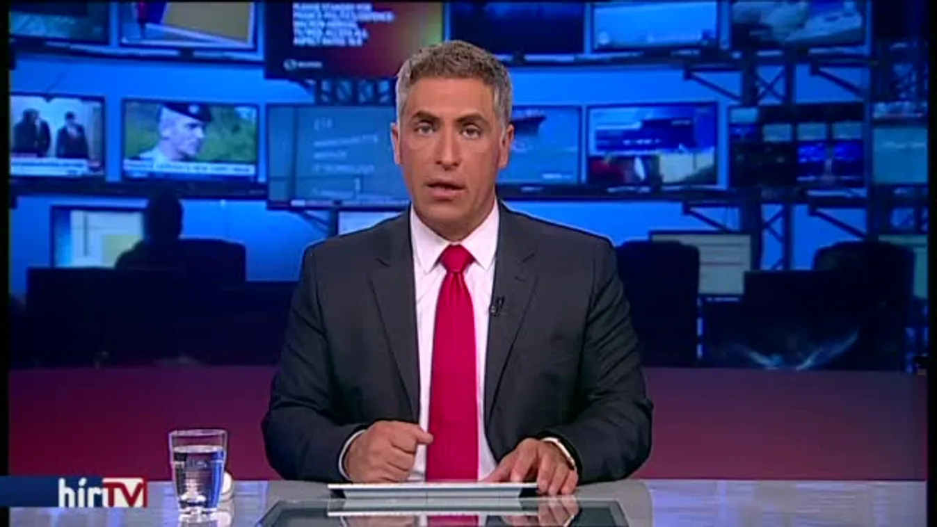 Ezrek tiltakoztak a lengyel kormány ellen