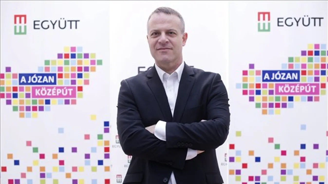 Juhász a Soros-plakátok megrongálására buzdít