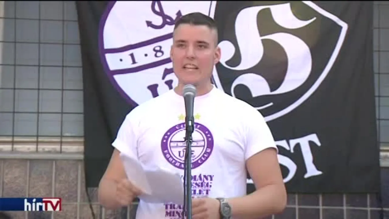 Tüntettek a drukkerek új címerük ellen