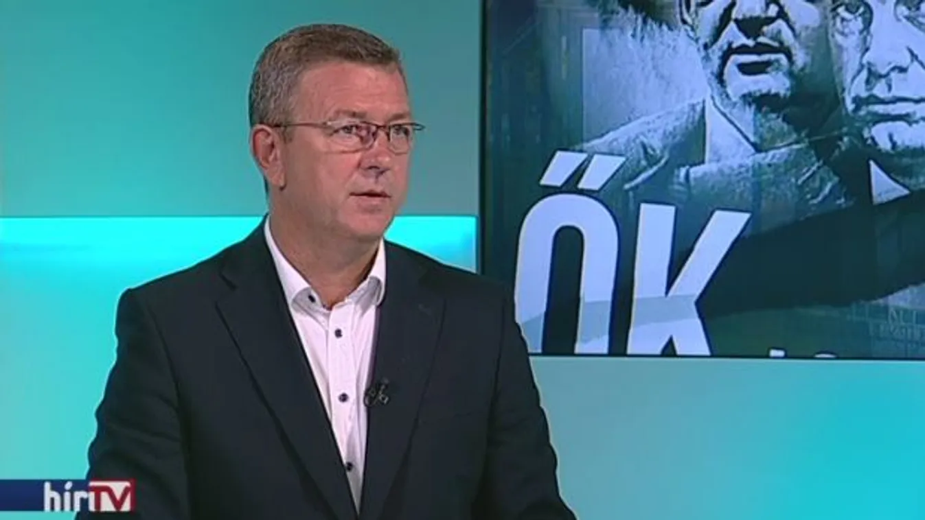 Jobbik: A Fidesz miatt rongálják a plakátokat