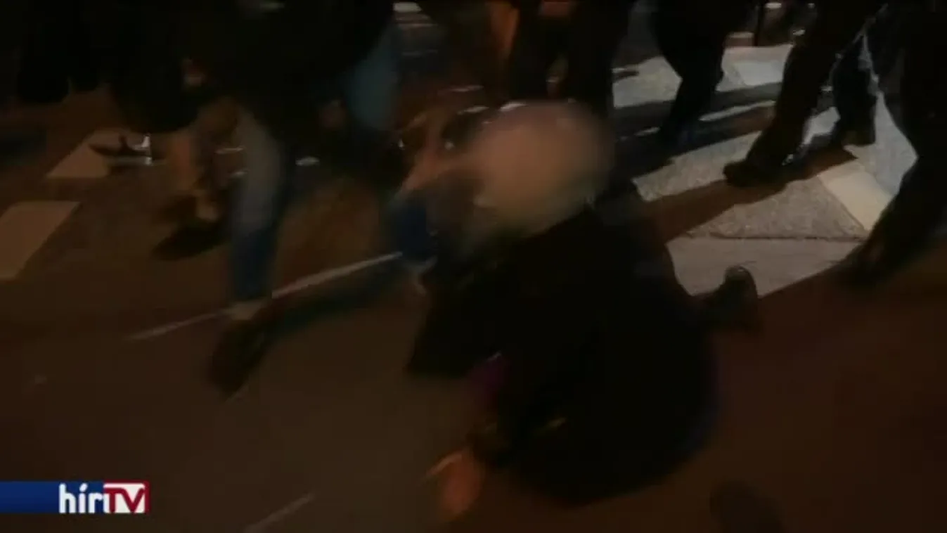 Fegyveres tüntetőktől tartanak a németek