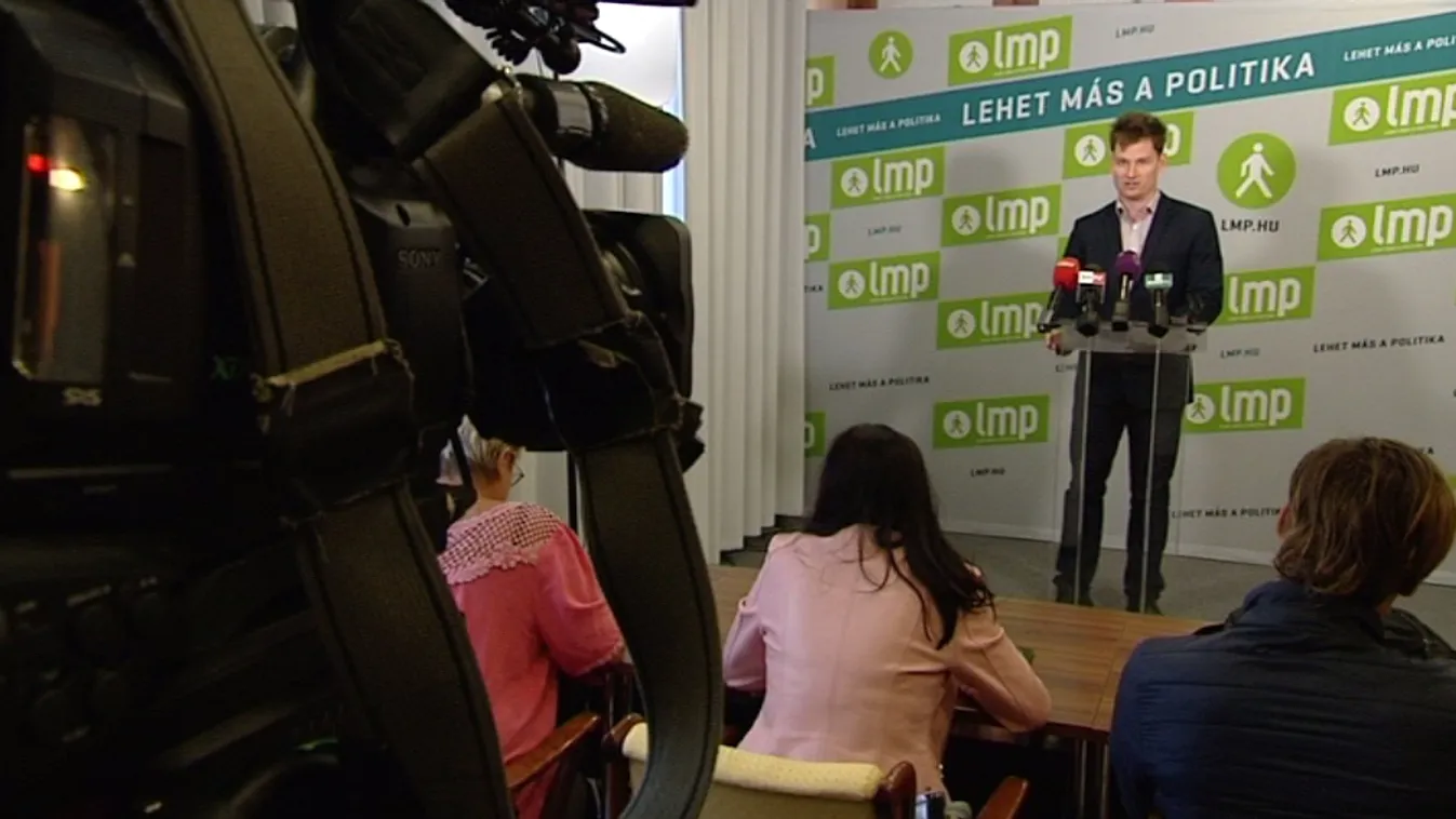 Az LMP szerint Orbán nem mondott igazat