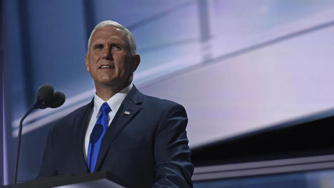 Pence elítélte a charlottesville-i támadást