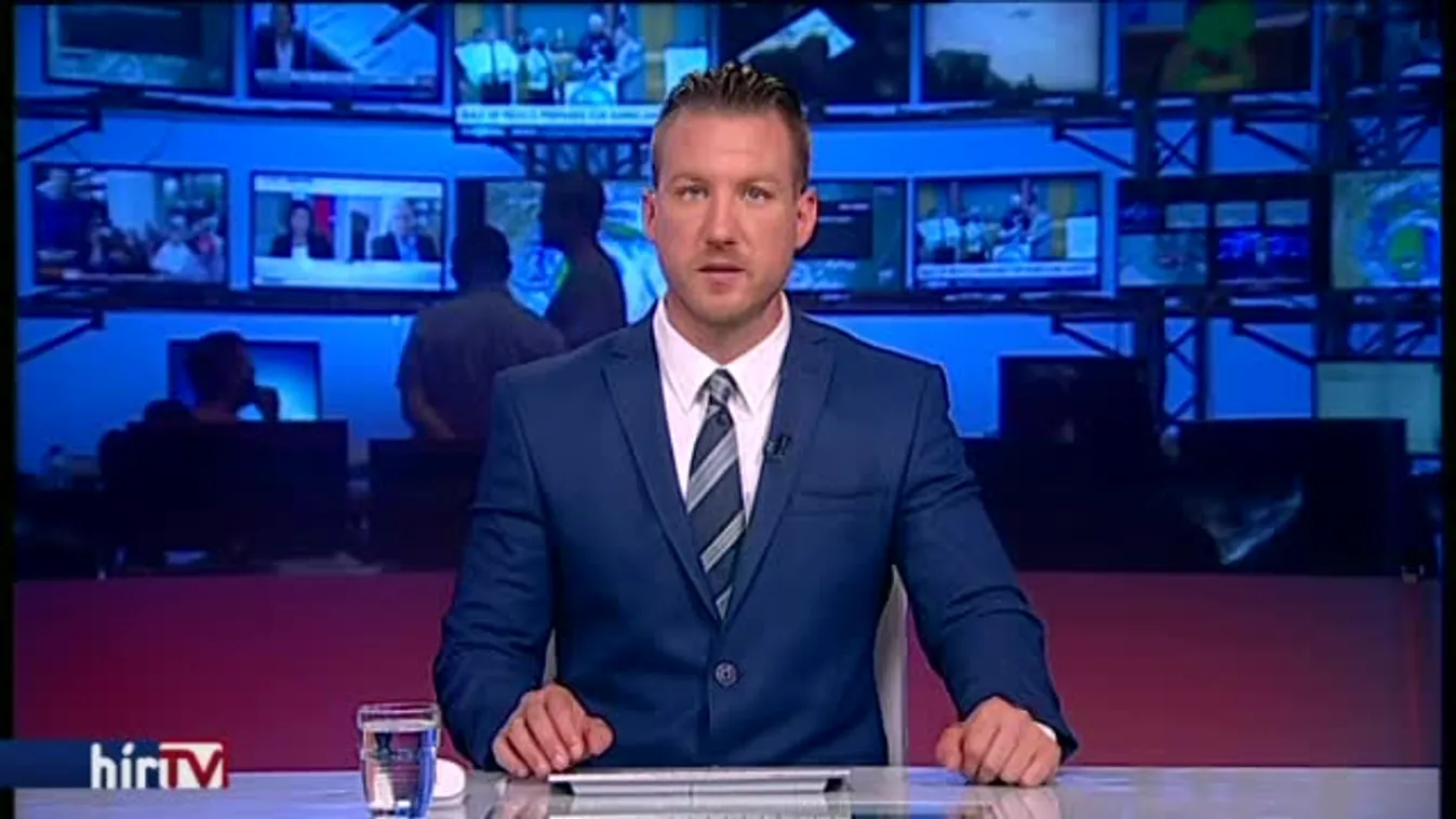 Busz zuhant a tengerbe, rengeteg a halott