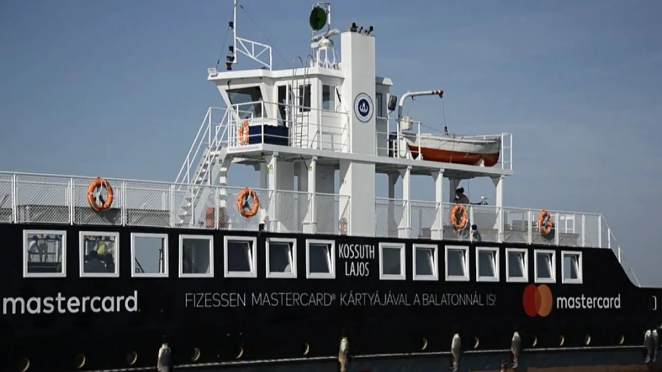 Felavatták a felújított Kossuth-kompot