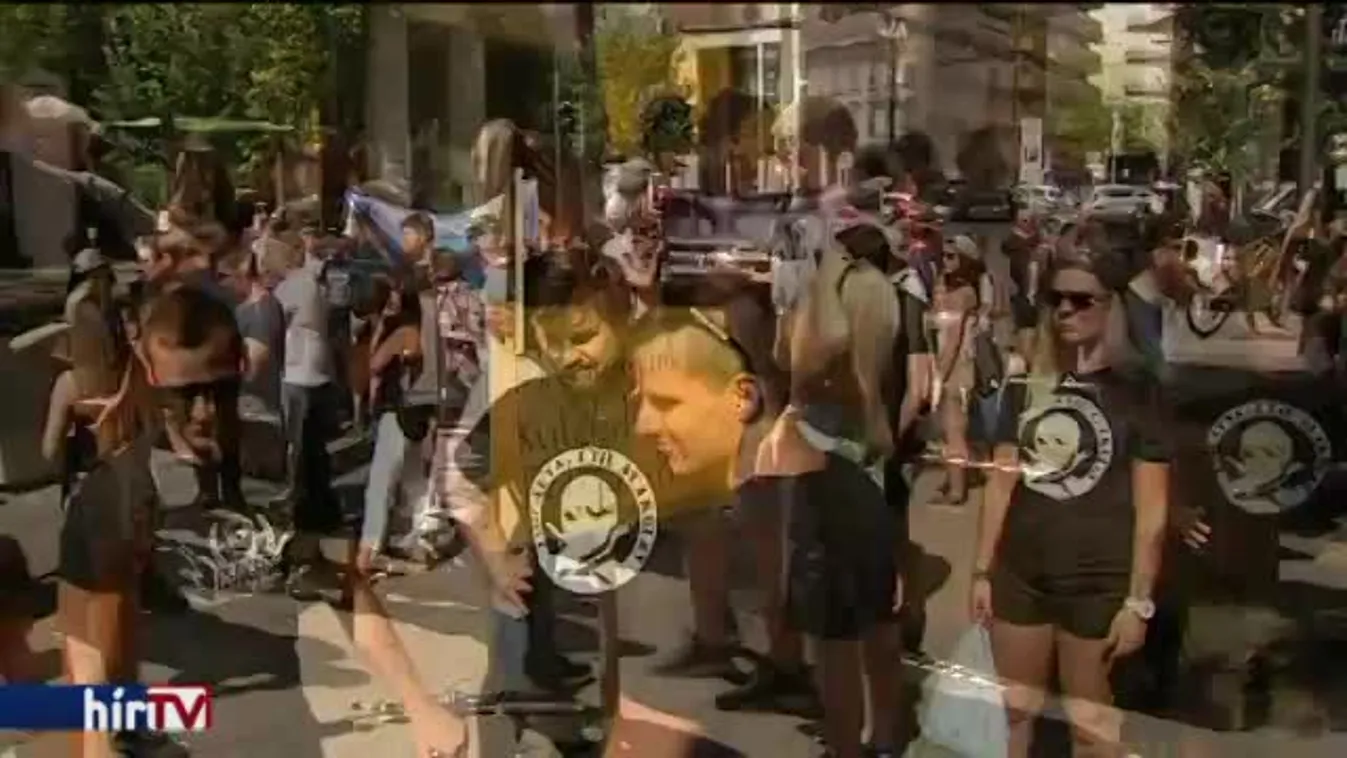 Vendéglátósok tüntettek a kocsmastop ellen