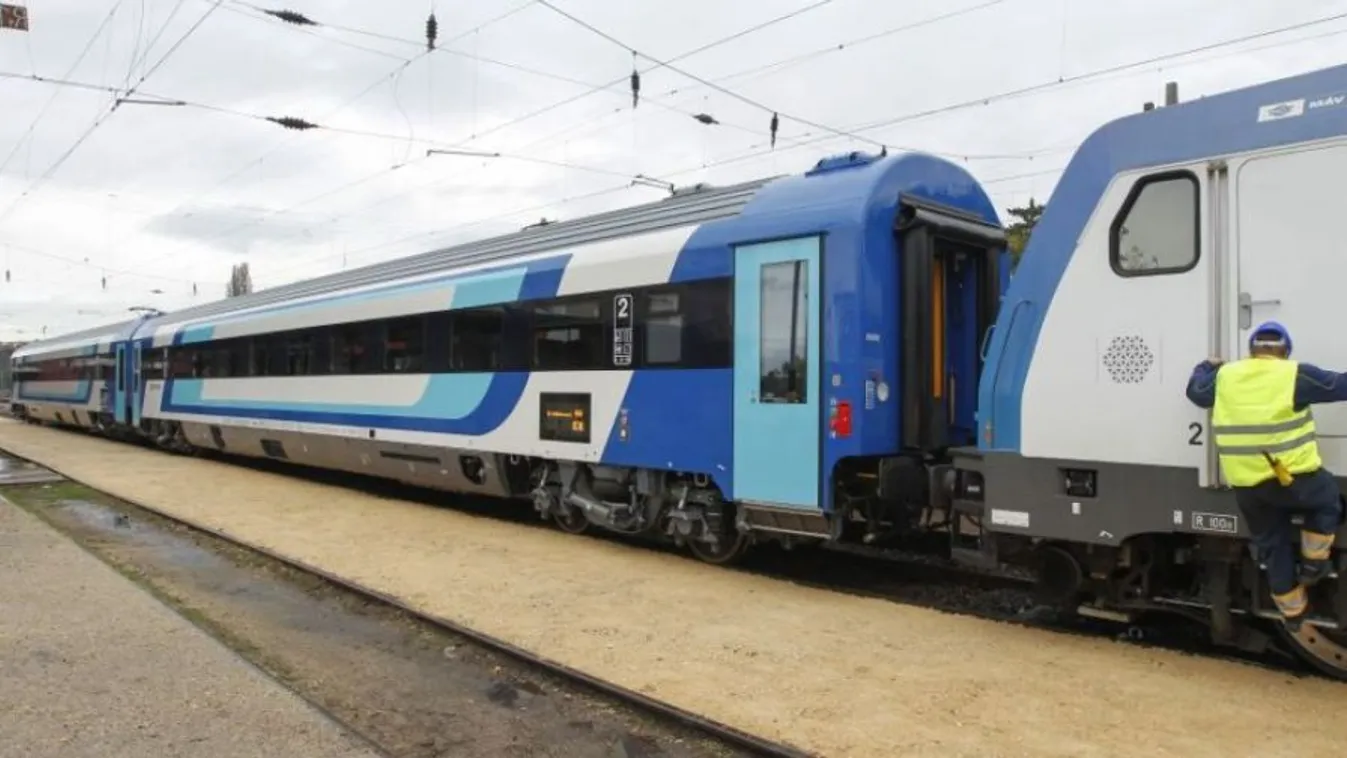 Sztrájkolnak az utasellátó munkatársai