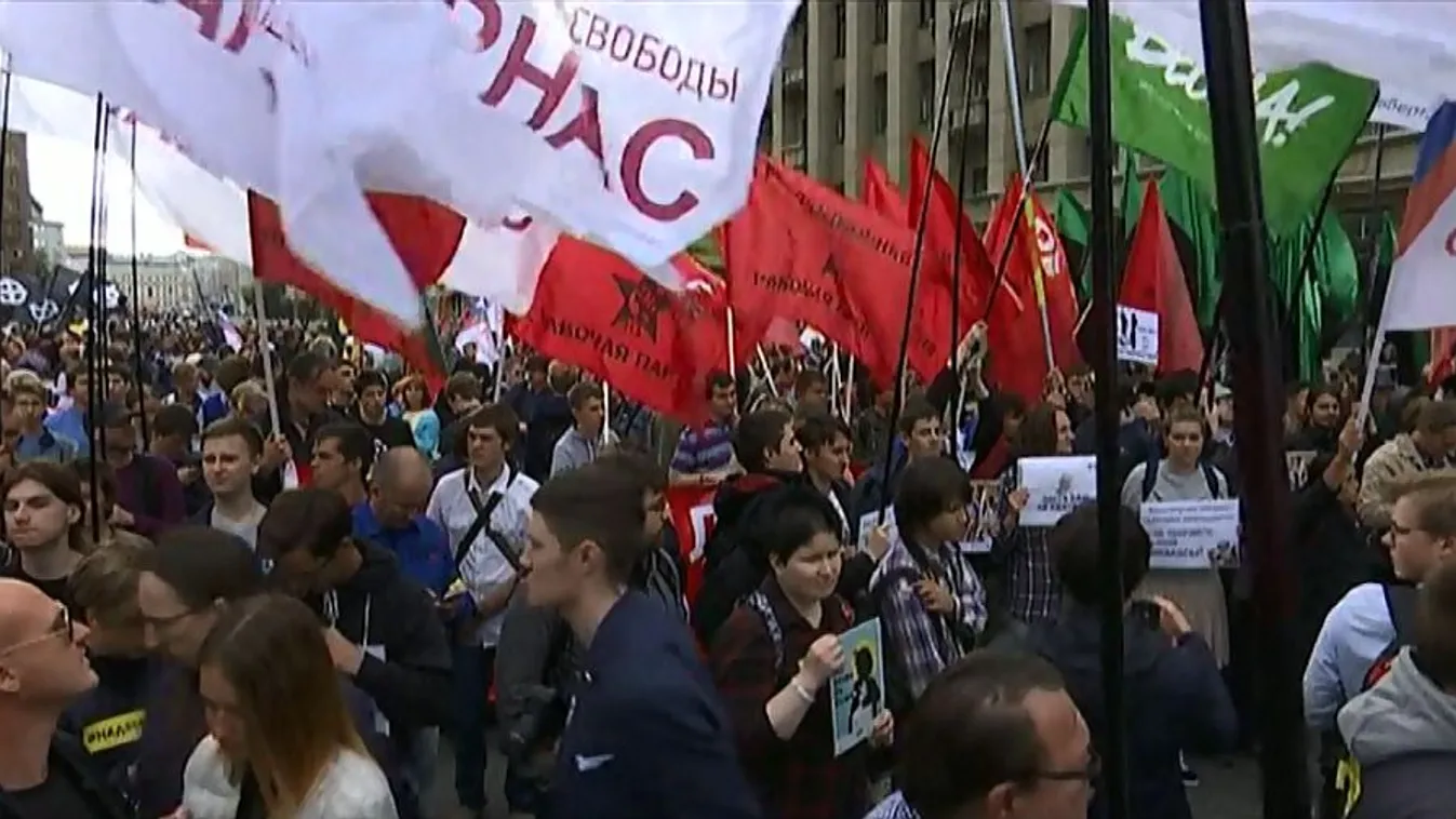 „Agymosott elmék” – a cenzúra ellen tüntettek