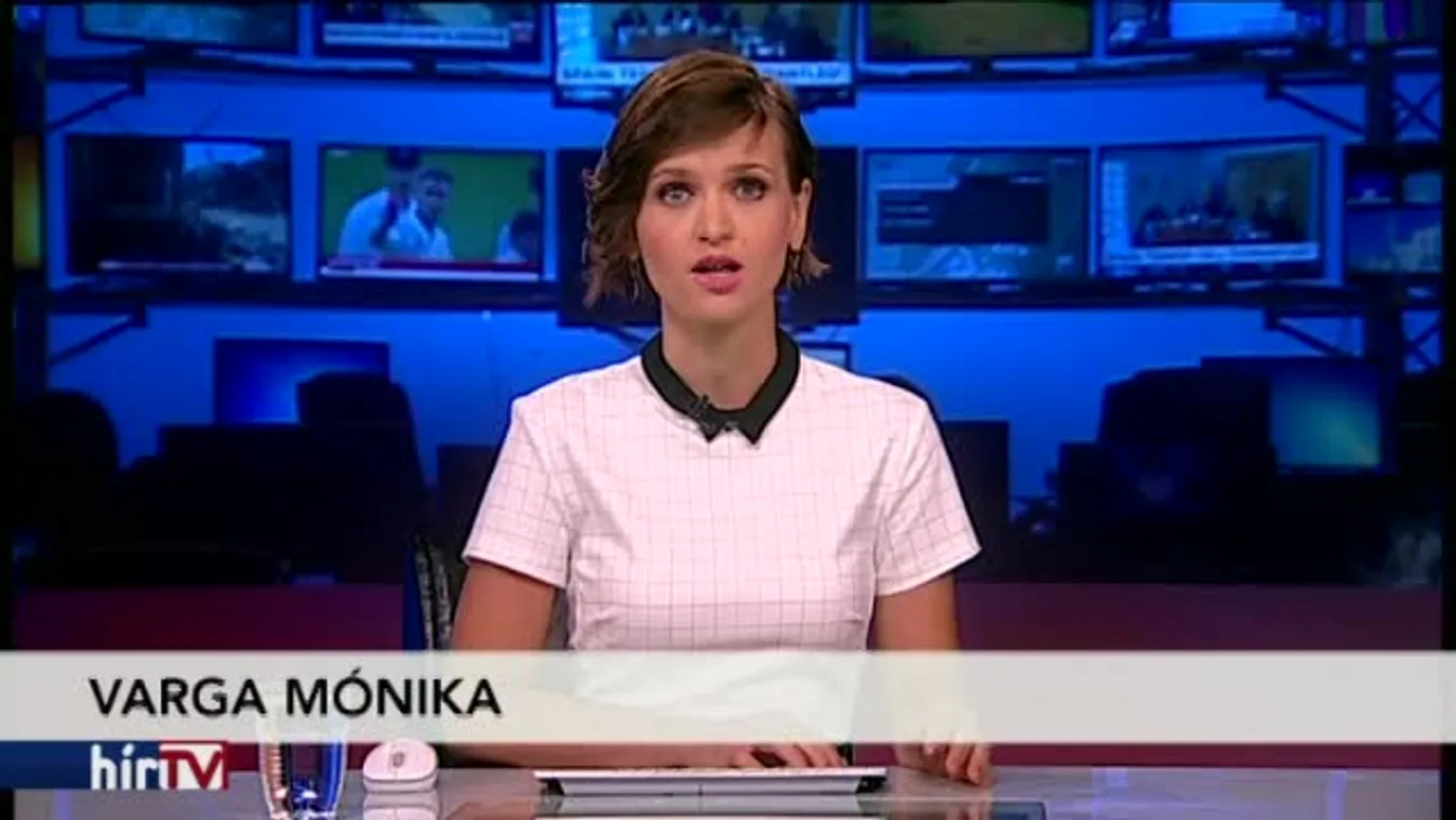 Zászlófelvonás, beszédek és légiparádé a nemzeti ünnepen