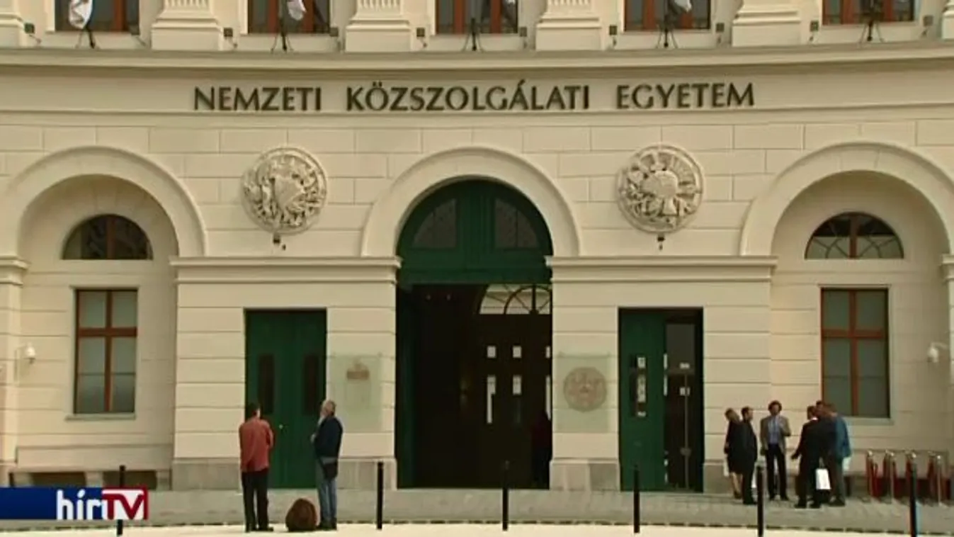 Iskolapadba ültetné állami tisztségviselőit a Fidesz