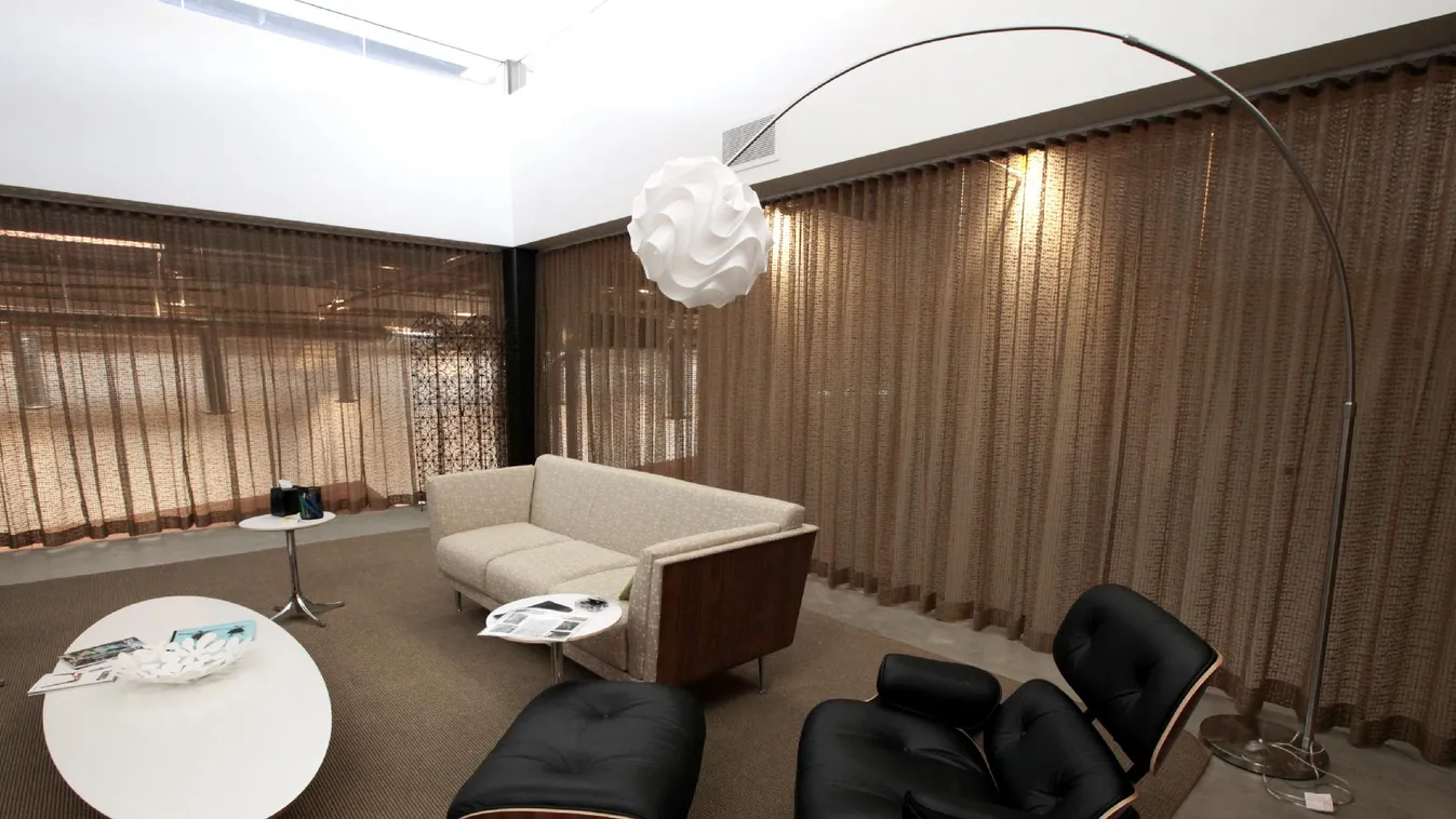 A székhamisítók egy percre sem ülnek le