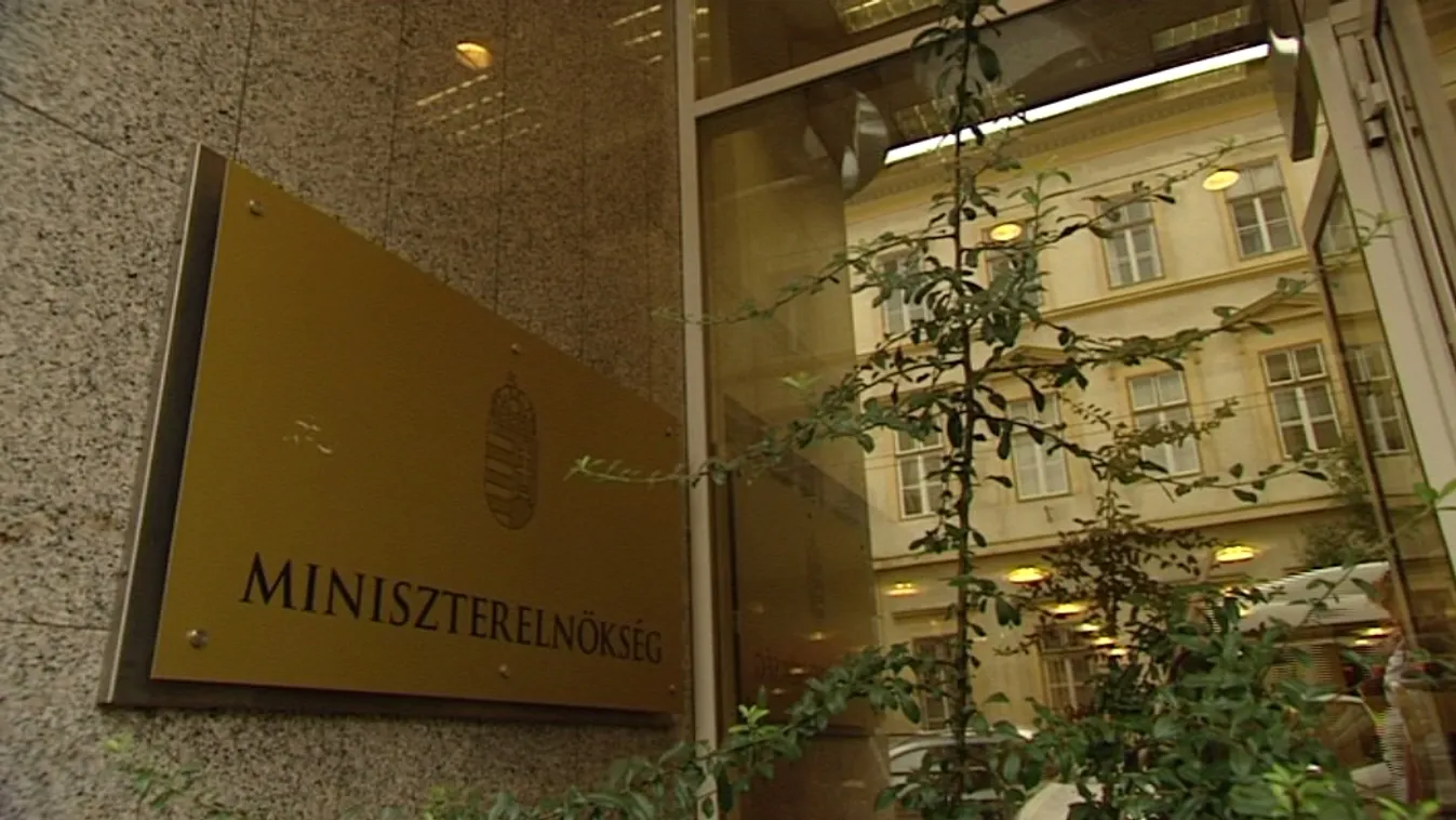 Közel duplájára nőtt a minisztériumi dolgozók száma