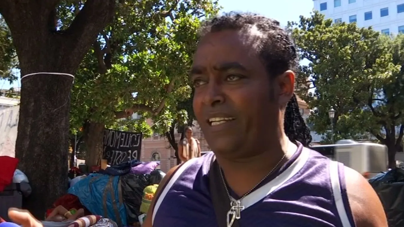 800 menekültet lakoltattak ki egy illegálisan elfoglalt épületből