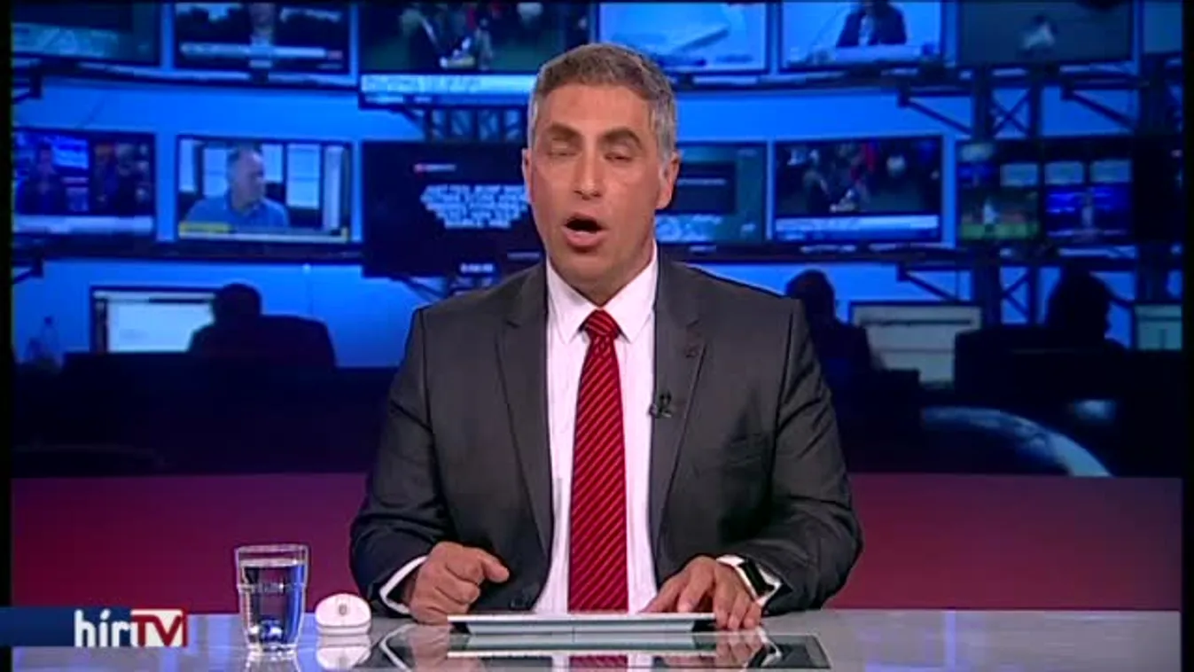 Rooney szögre akasztja a címeres mezt