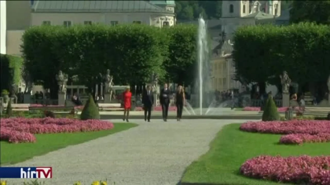 Macron a slavkovi hármassal egyeztetett