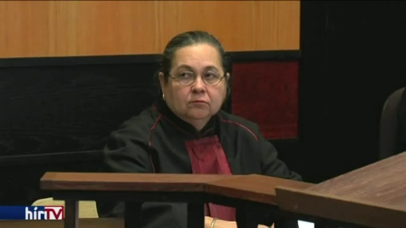 Hálapénz nélkül is gyógyított – mentegették az elítélt orvost