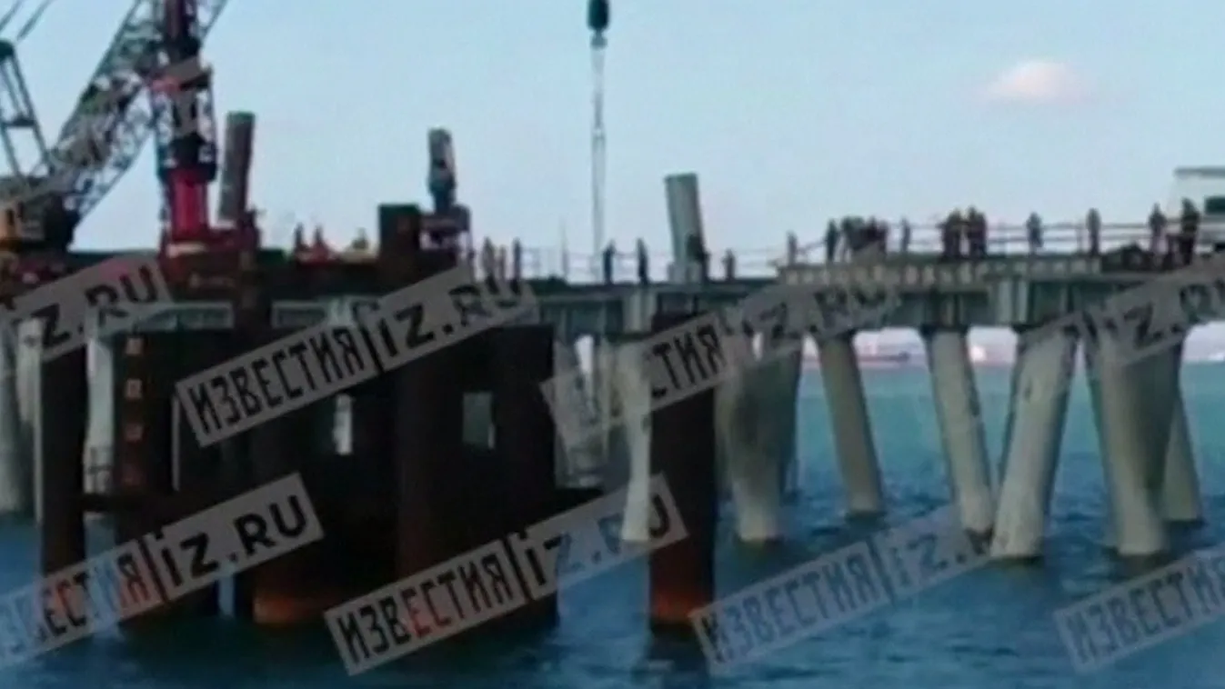 Busz zuhant a tengerbe, rengeteg a halott