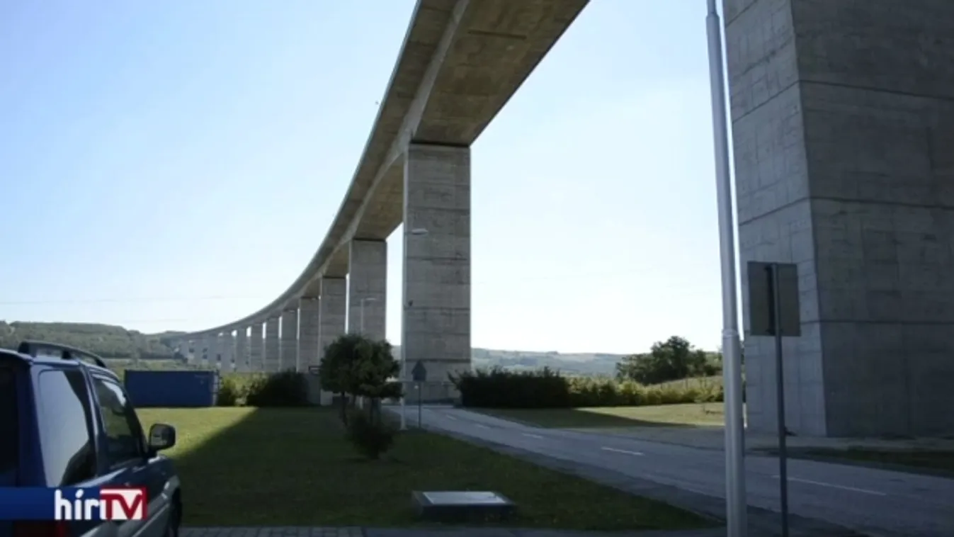 Tízéves a Kőröshegyi völgyhíd