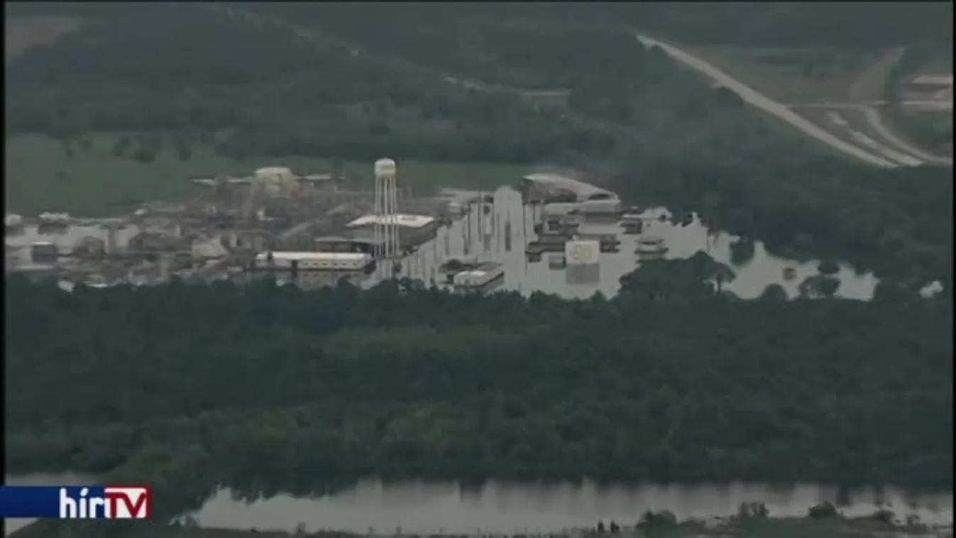 Tovább pusztít a Harvey hurrikán