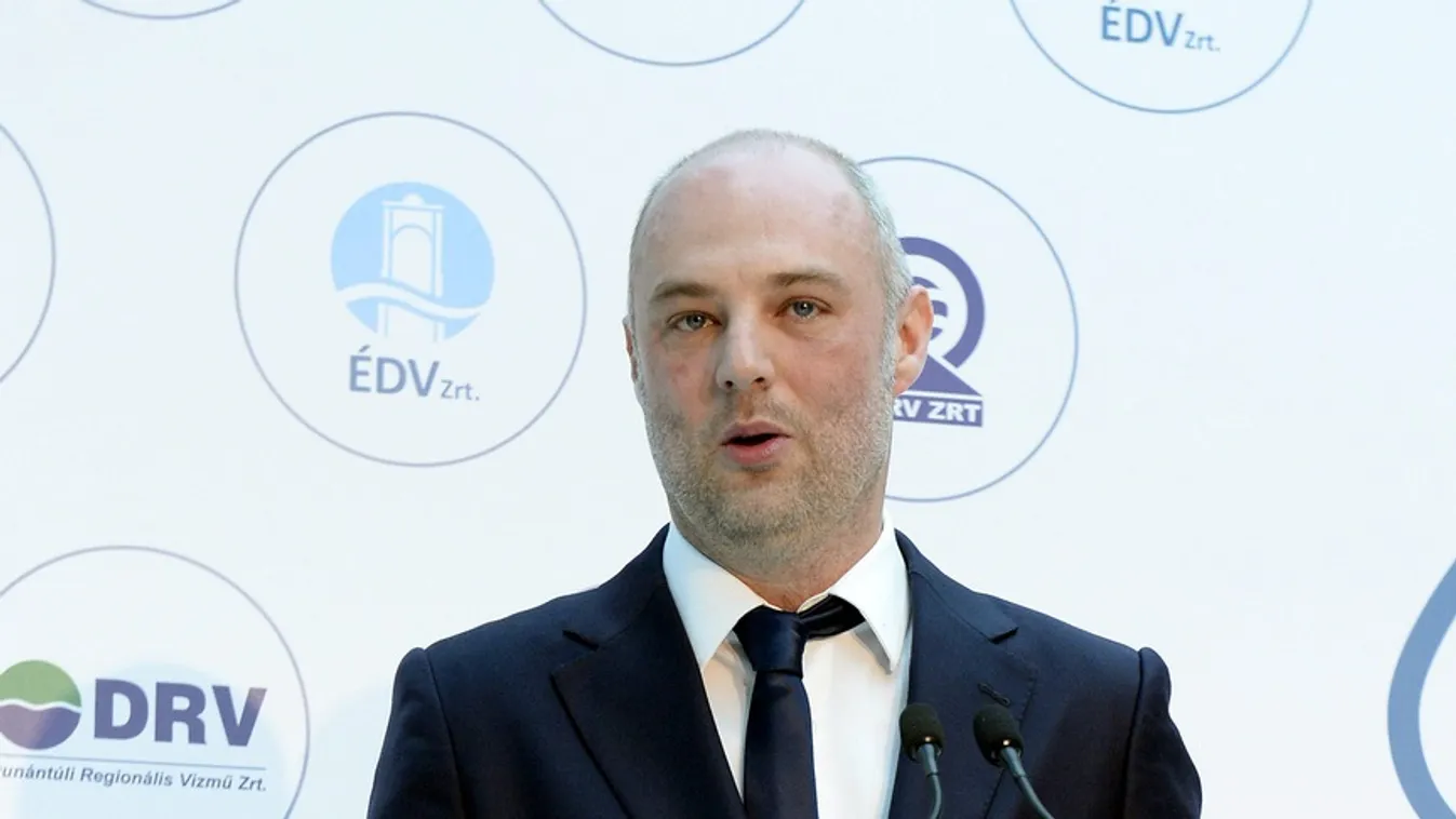 Újabb százmilliós megbízás Szijjártó barátjának