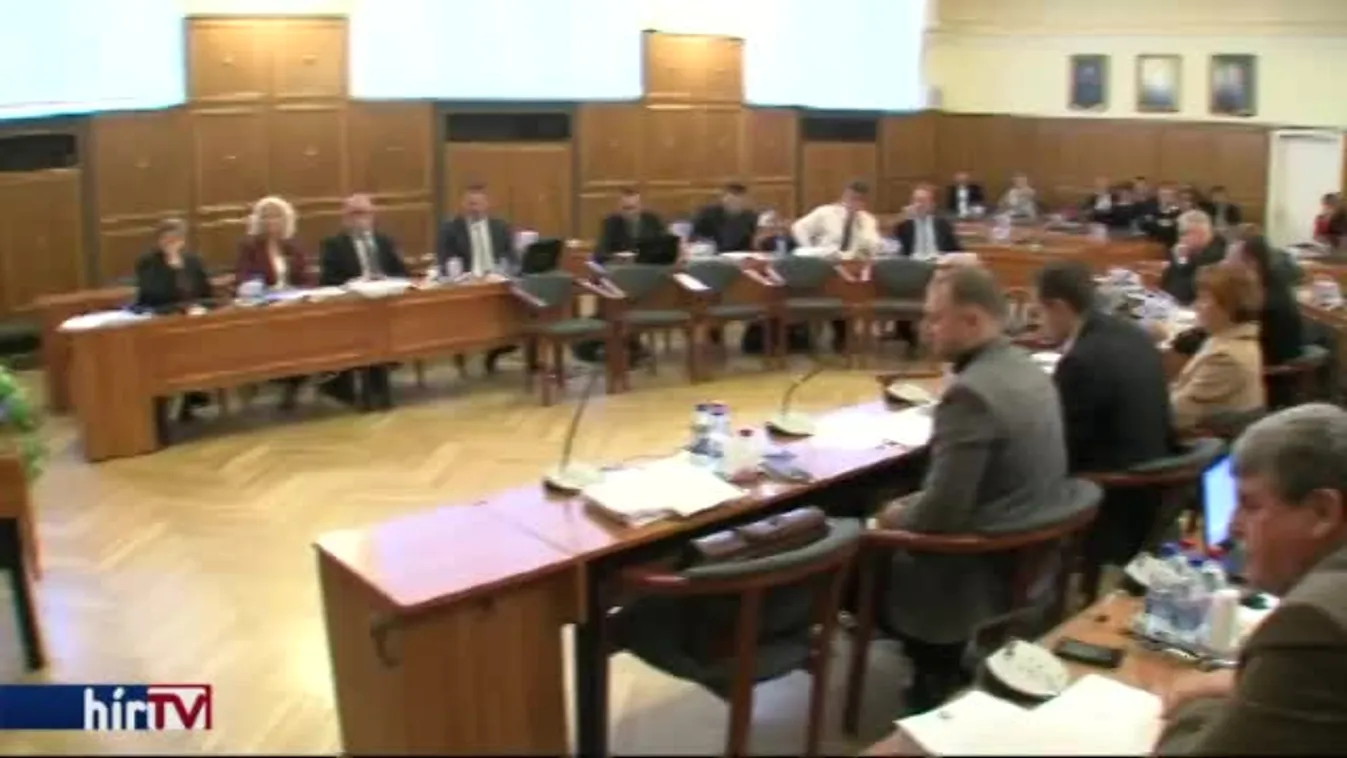 Ellenzéki vita Pécsett