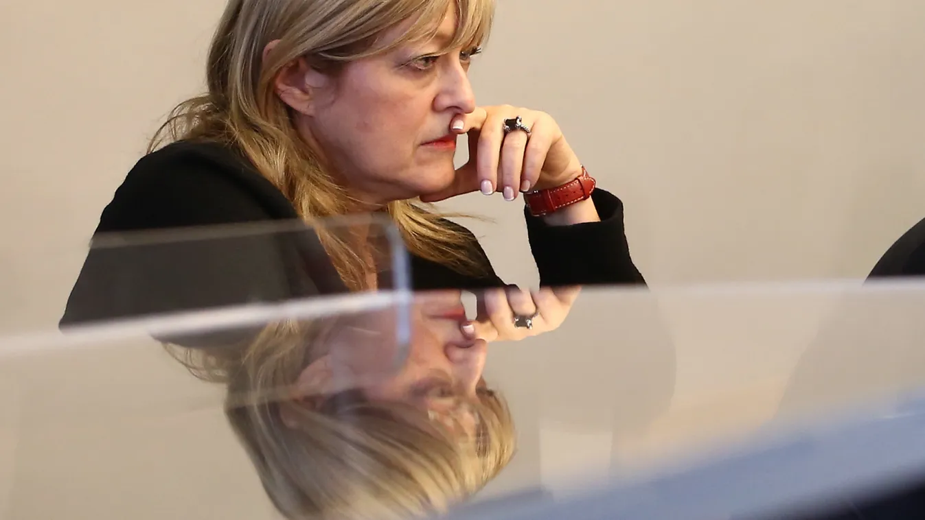 Schmidt Máriáék cégének nem kell adót fizetnie