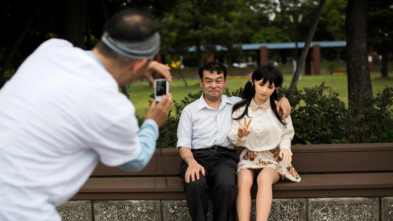 Inkább szexbabákkal élnek a japán férfiak, mint nővel
