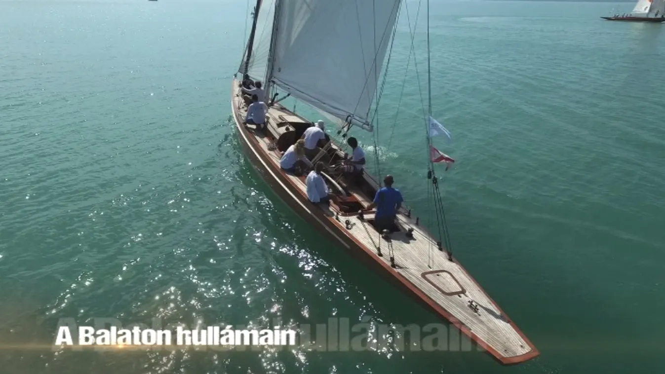 A Balaton hullámain – Vetítő