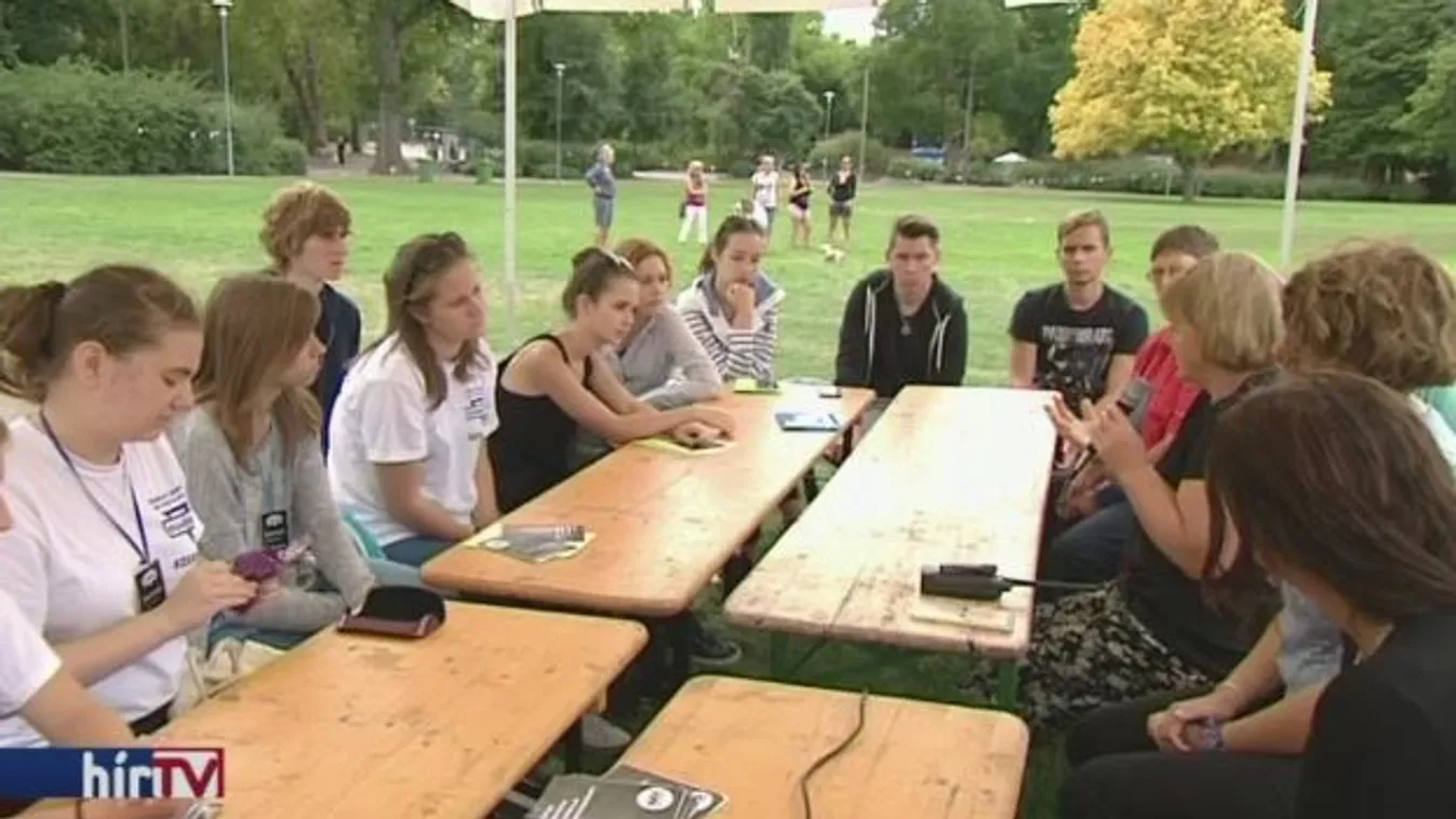 Kölcsönös az érdektelenség a fiatalok és a pártok között