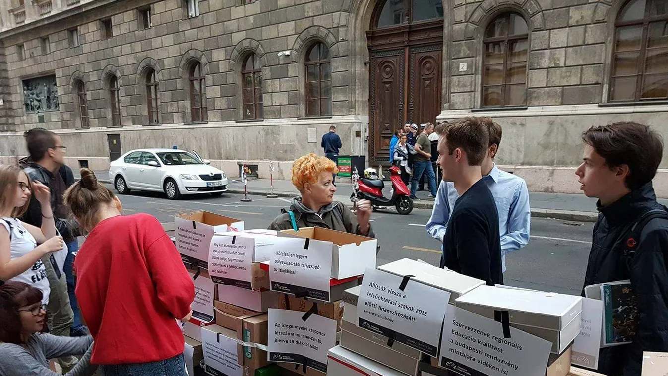 A diákok szerint nem figyel rájuk a hatalom