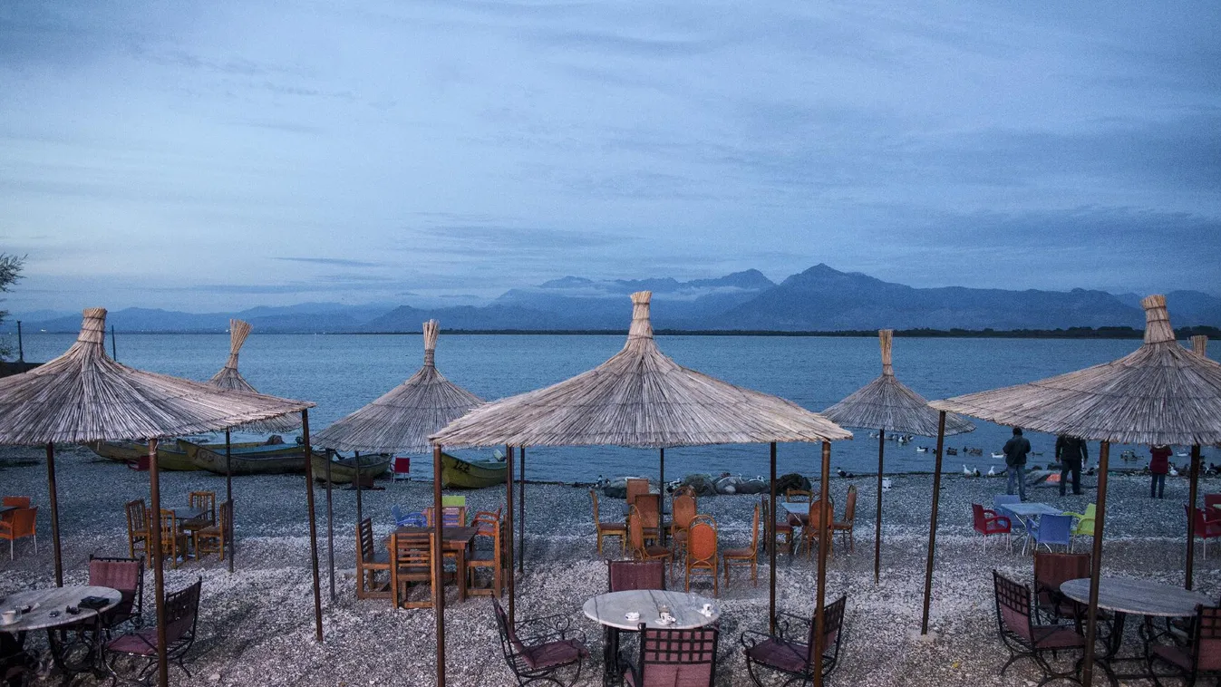 Mercedes-mánia és speciális kapitalizmus az egymillió bunker országában