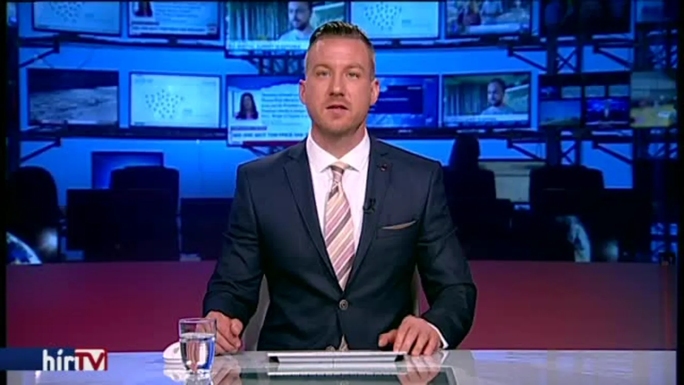 Rekordméretű huszárszobor Pákozdon