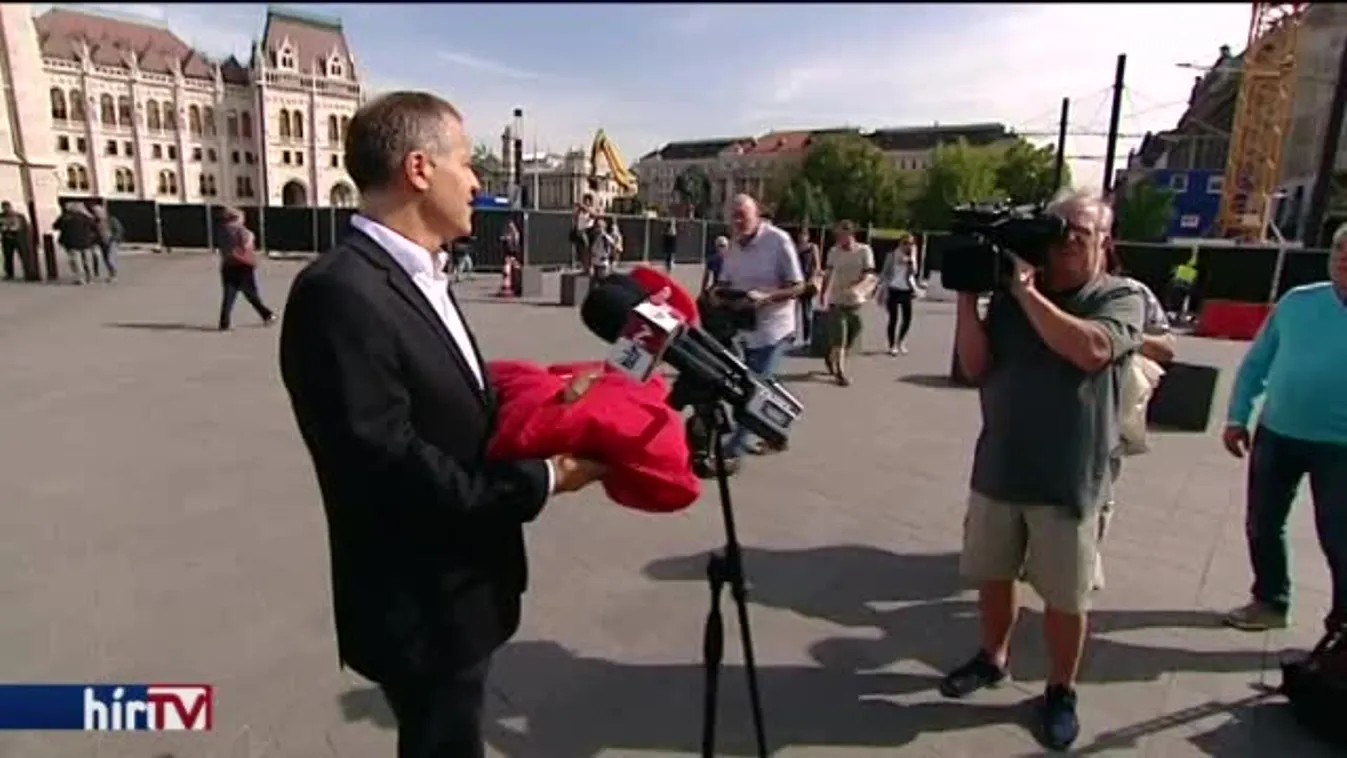 Polték nem vizsgálják az azeri korrupciót