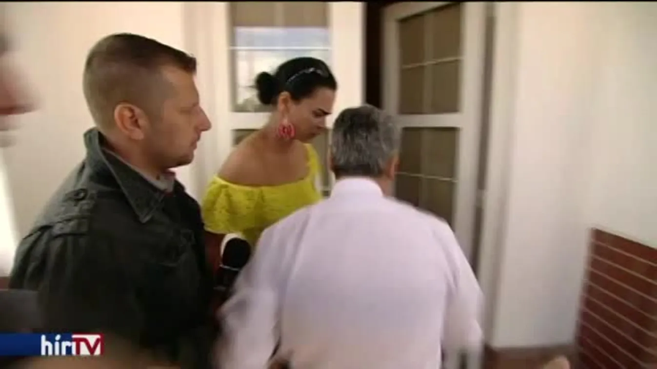 Szaloncigányozással vádolták az LMP társelnökét