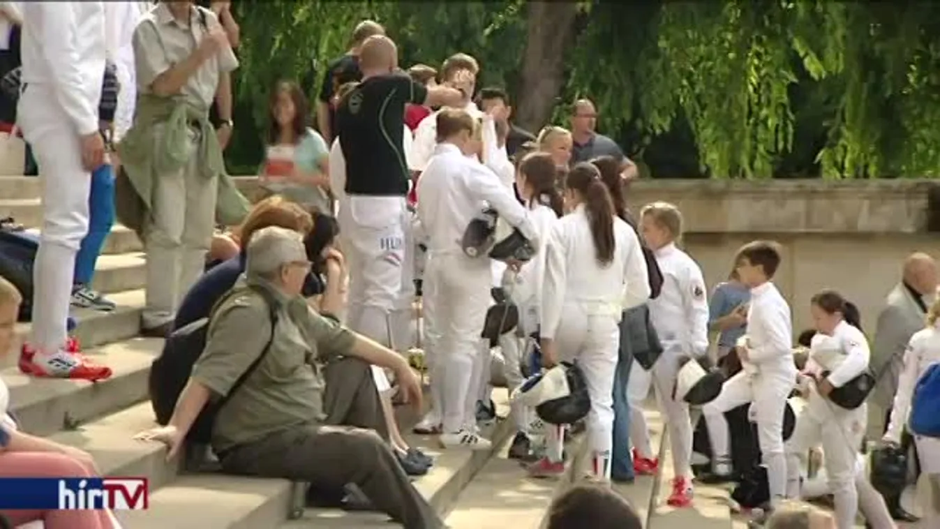 Több százan ragadtak fegyvert a vívás világnapján