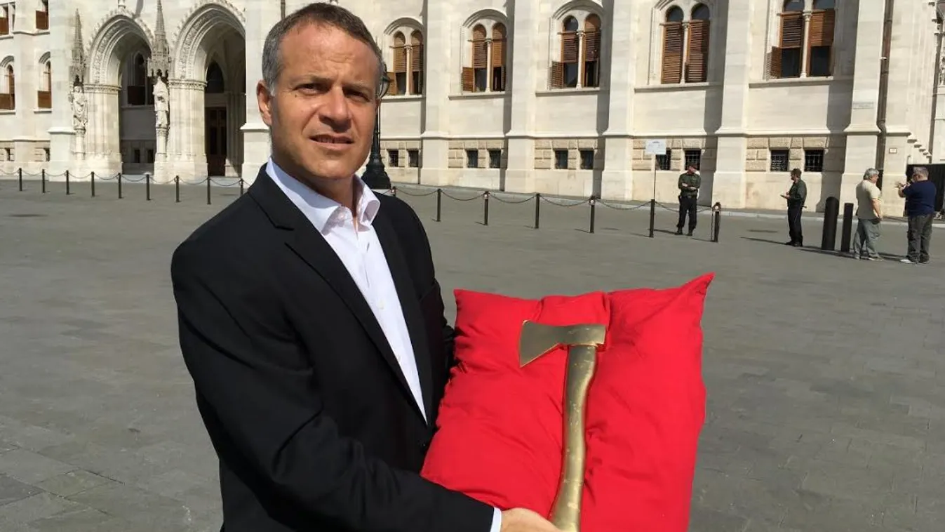 Az Együtt baltát vitt, a DK elszámoltatna